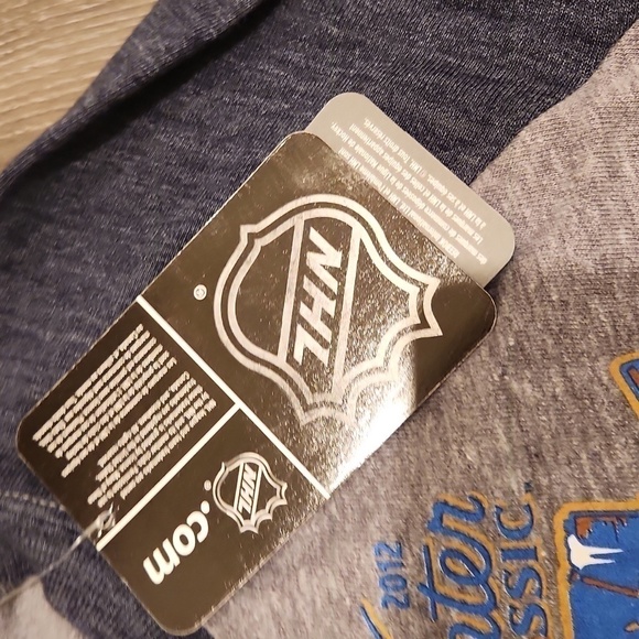 NHL Reebok Woman Long Sleve Shirt - Picture 3 of 5